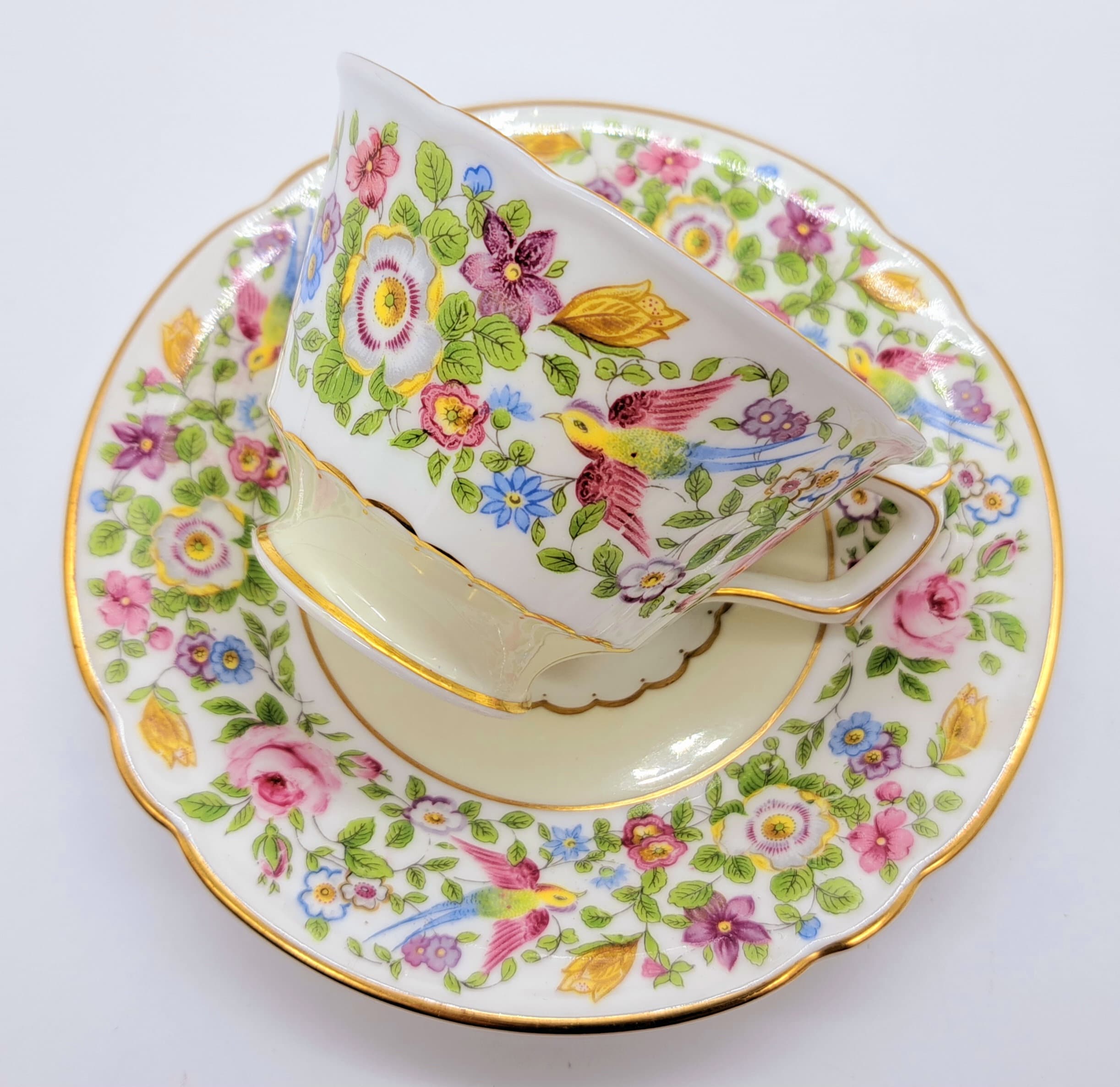 2024春大特価セール！ Vintage Crown Staffordshire Teacup