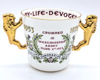 Paragon Queen Elizabeth II Jubilee Mug: Royal Family Souvenir