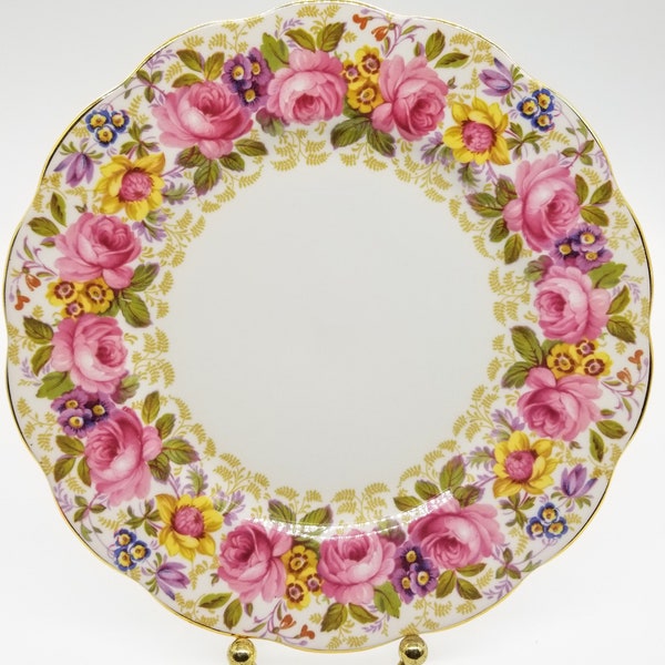 Royal albert Serena luncheon plate 8.125 inch diameter, made in England