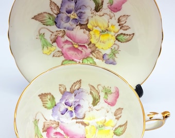 Paragon Pansies Bone China Teacup and Saucer: Double Warrant