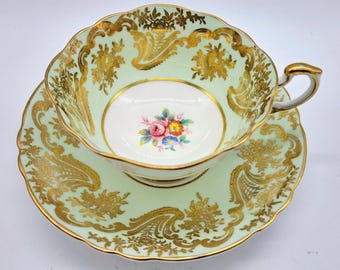 Tasse à thé et soucoupe Paragon : porcelaine fine, floral vert menthe, Angleterre