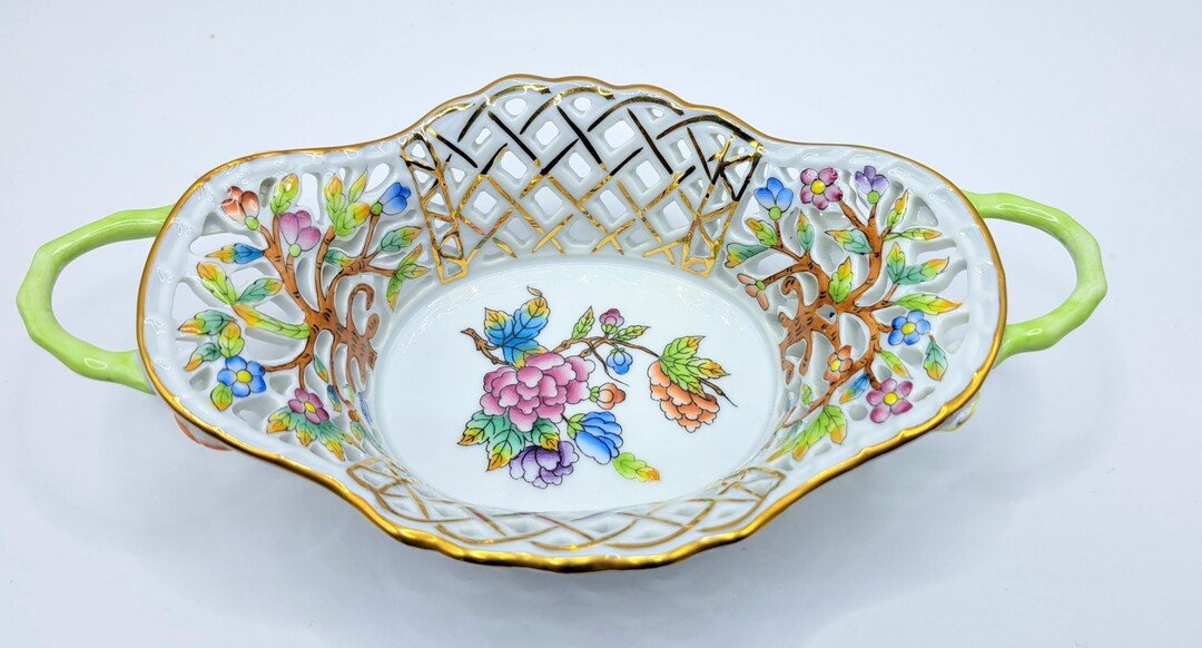 Herend Hungary Queen Victoria Reticulated Basket Dish 7.5