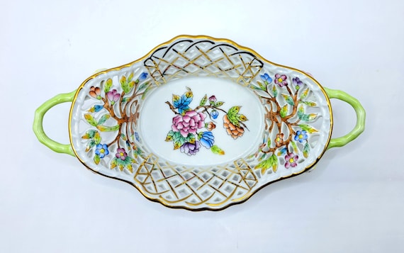 Herend Hungary Queen Victoria Reticulated Basket Dish 7.5