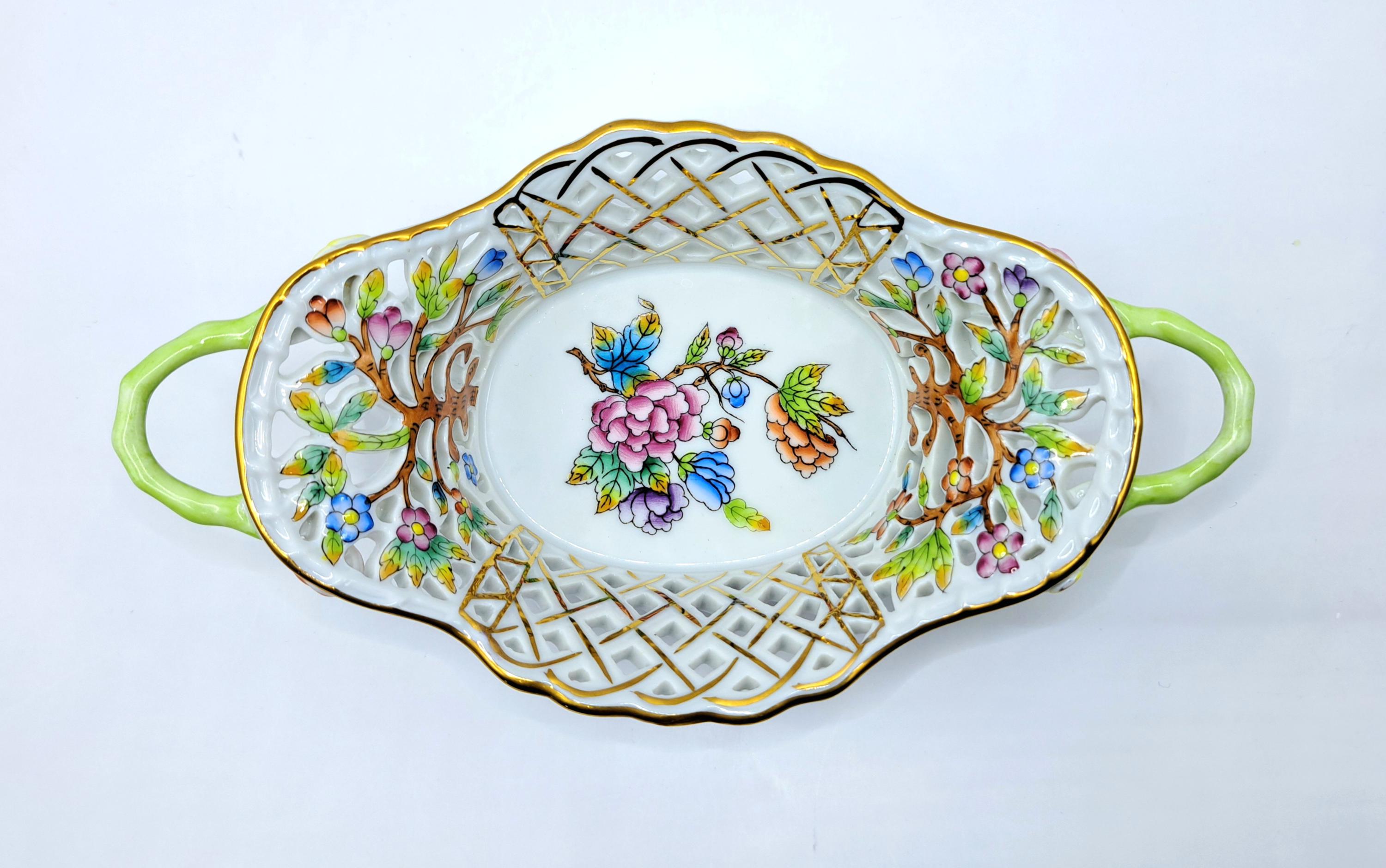 Herend Hungary Queen Victoria Reticulated Basket Dish 7.5