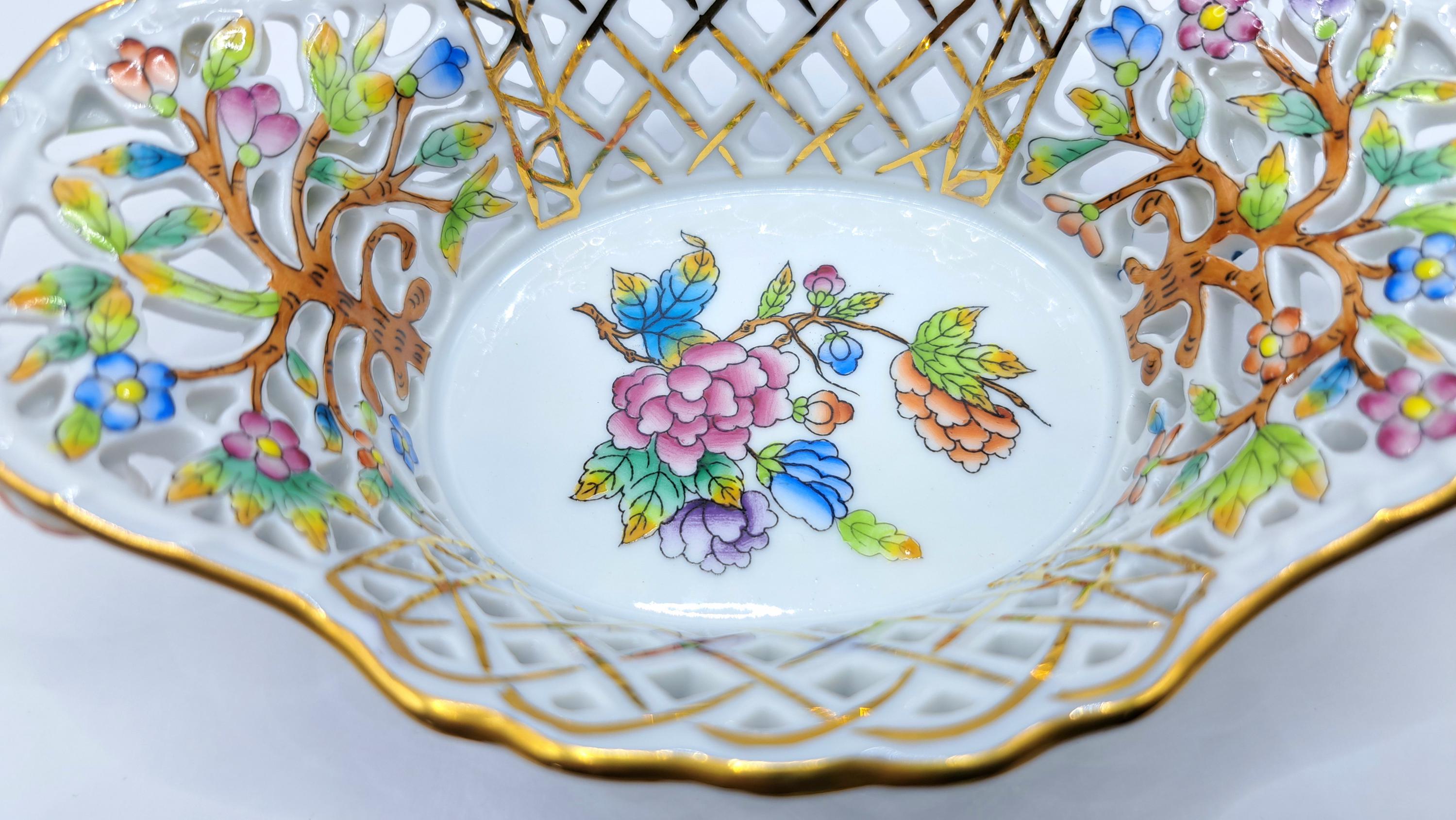 Herend Hungary Queen Victoria Reticulated Basket Dish 7.5