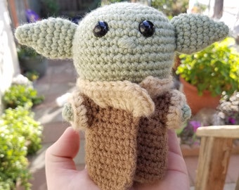 Mando Inspirado / El Niño Bebé Alien Crochet / Amigurumi Juguete Relleno Felpa