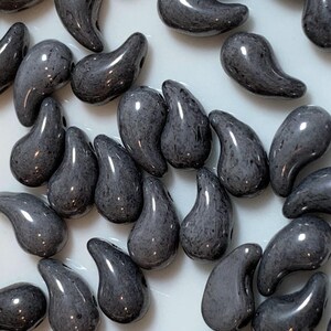 30 Stück ZoliDuo Beads, 2-Loch Glasperlen, Chalk Grey Luster