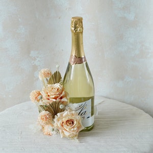 Flower Arrangement For Wine Bottle,wedding Bouquet,Wine Bottle Bouquet,Wine Gift,Wine Bottle Decor,Wine Centerpiece,Champagne Bottle Bouquet