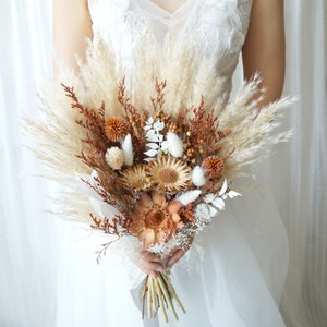 Pampas Grass & Rust Orange Dusty / Pampas Grass Hochzeitsstrauß Getrockneter Brautstrauß / Trockenblumenstrauß, rustikale Boho Bräute, Brautjungfer Strauß