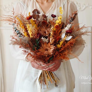 Buquê de dama de honra, estilo natural de outono laranja queimado, preservado/capim-dos-pampas, buquê de flores secas preservadas para noivas, noiva rústica boho