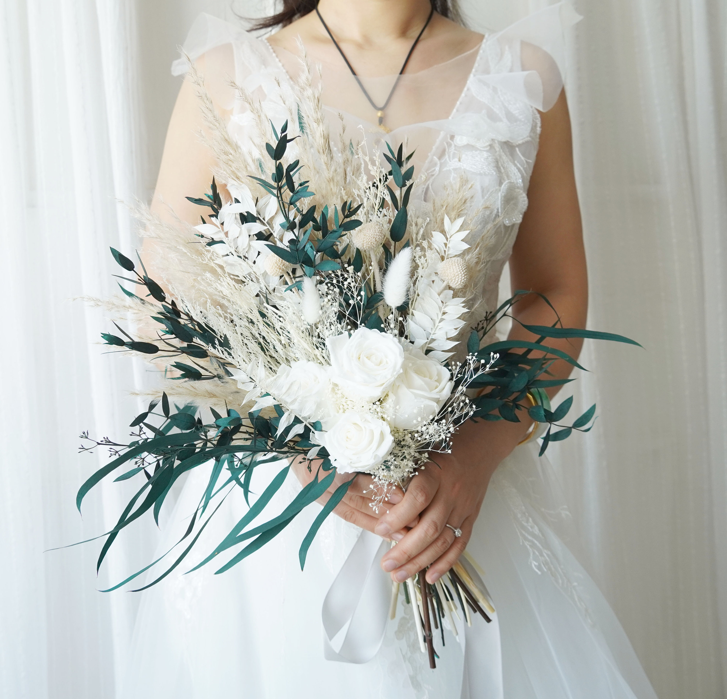 Green And White Wedding Bouquets — free download