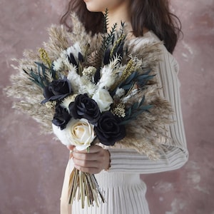 Gothic Black/white bouquet,Silk flower Rustic wedding flowers,Pampas Grass bouquet,Dried flowers/artificial flower Bridal/bridesmaid bouquet