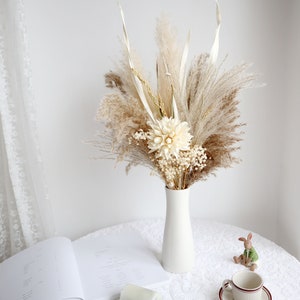 Pampas Grass bouquet,Dried flower bouquet,vase filler,dried flowers,natural flower decor,Flower Arrangement,Small Centerpiece image 2