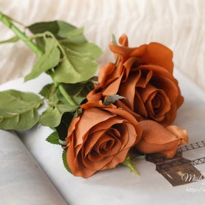 Rosa artificial de terracota color naranja óxido, flores de tacto real, suministros florales para bodas DIY.