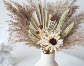 Pampas Grass bouquet,Dried flower bouquet,Palm spear bouquet,dried flowers,natural flower decor,Flower Arrangement,Small Centerpiece