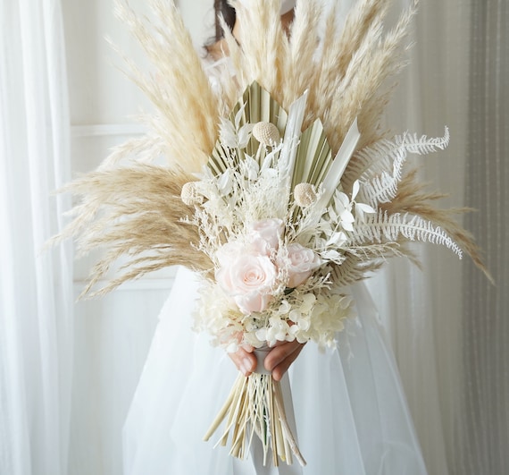 Konservierter Weiß & Beige Boho / Natürlicher Hochzeitsblumenstrauß Pampasgrasstrauß, Trockenblumenstrauß, Brautstrauß / Brautjungferstrauß