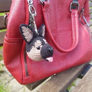 Mönster för virkad nyckelring, söta biltillbehör hund schäfer, mönster för inredningstillbehör, amigurumimönster bild 3