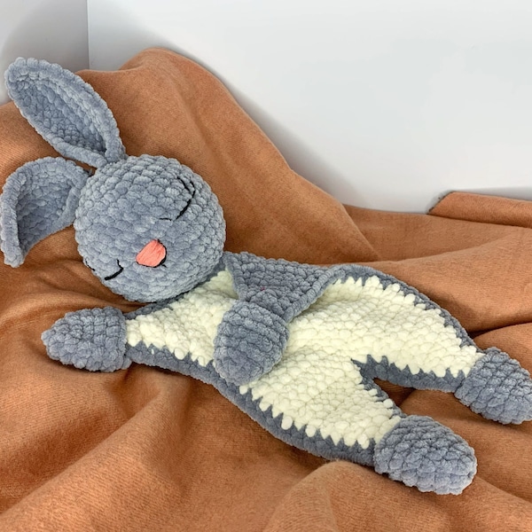 LAPIN en peluche Lovey motif crochet | Jouet de couverture de sécurité lapin | Peluche douillette Amigurumi | Modèle PDF facile | Modèles de jouets adorables