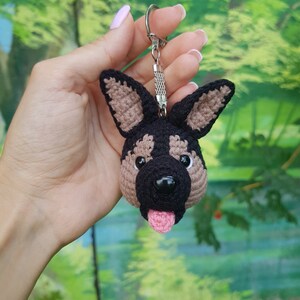 Mönster för virkad nyckelring, söta biltillbehör hund schäfer, mönster för inredningstillbehör, amigurumimönster bild 6