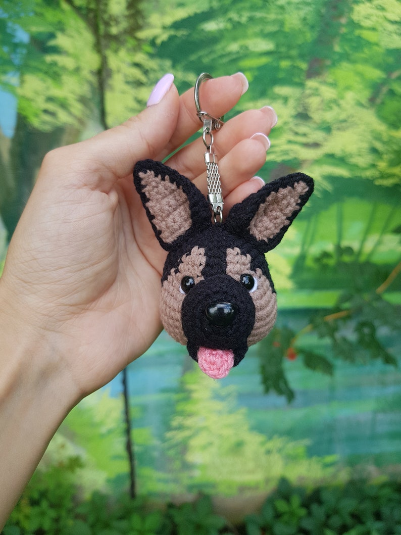 Mönster för virkad nyckelring, söta biltillbehör hund schäfer, mönster för inredningstillbehör, amigurumimönster bild 6