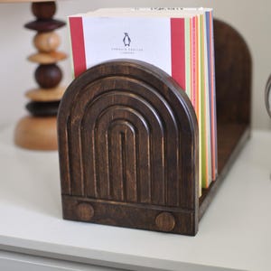 Wooden Bedside Bookshelf with Arches Carving, Desktop Book Stand, Minimalist Book Rack