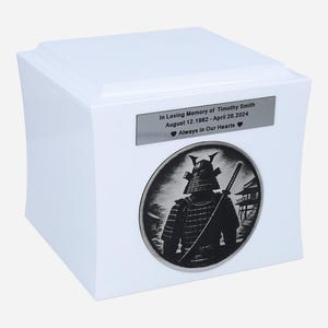 Theme urn with a Samurai - Symbolic cremation urn Japanese warrior urn Cultural tribute urn Japanese-style cremation urn Honor samurai urn