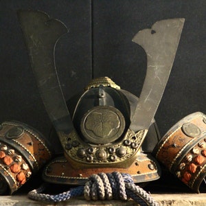 8 ken Suji kabuto kamon samurai armor Japanese antiques : Please read my profile before buying.