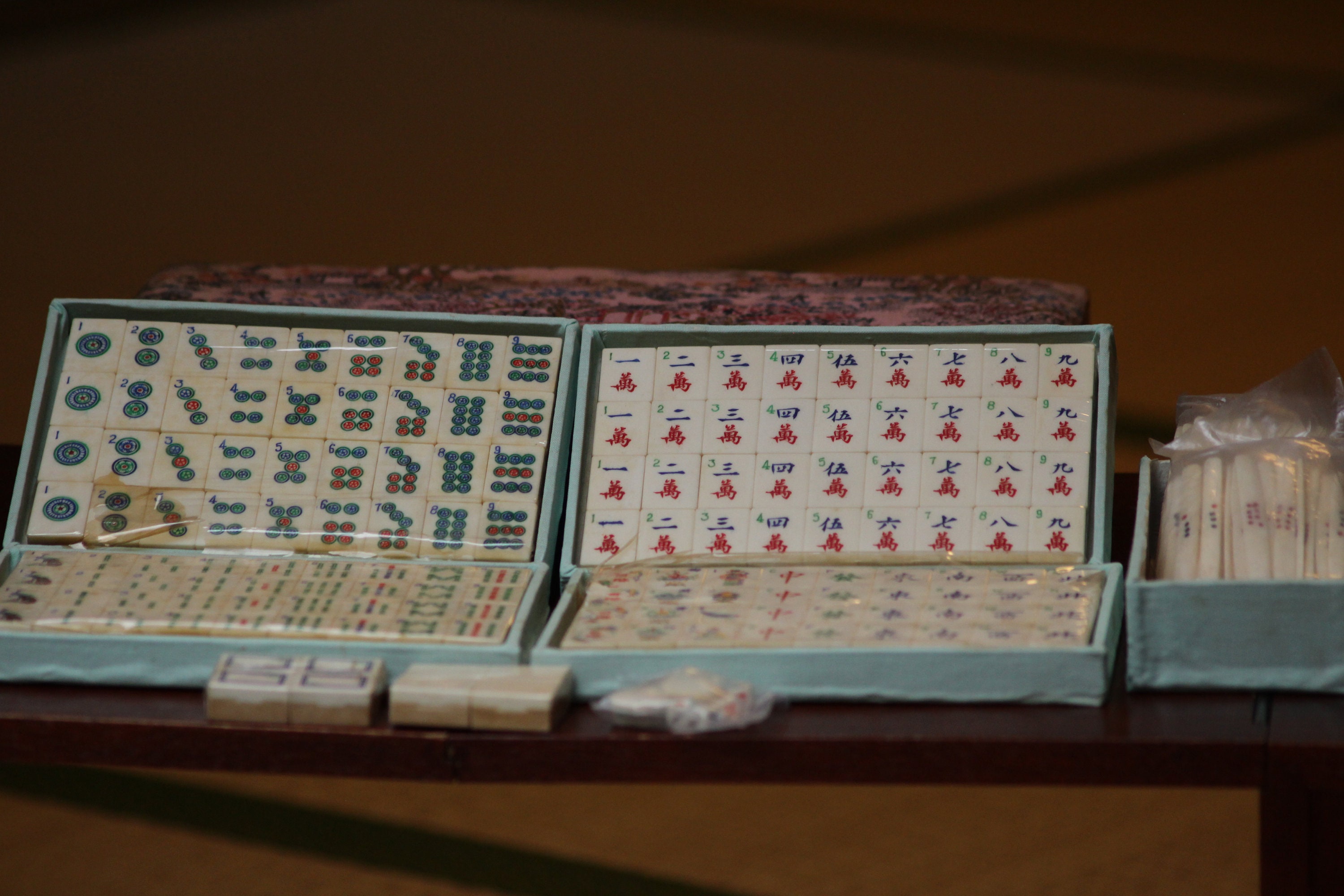 Antique Mono Bridge Incorporated New York NY Mahjong Set 156 Tiles with  case