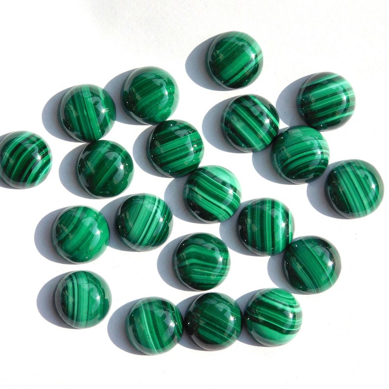 Semi precious GemstonesCabs. 10 PCs 8x8 mm Round Natural Malachite Cabochon Loose Gemstone Back Side Flat Stones