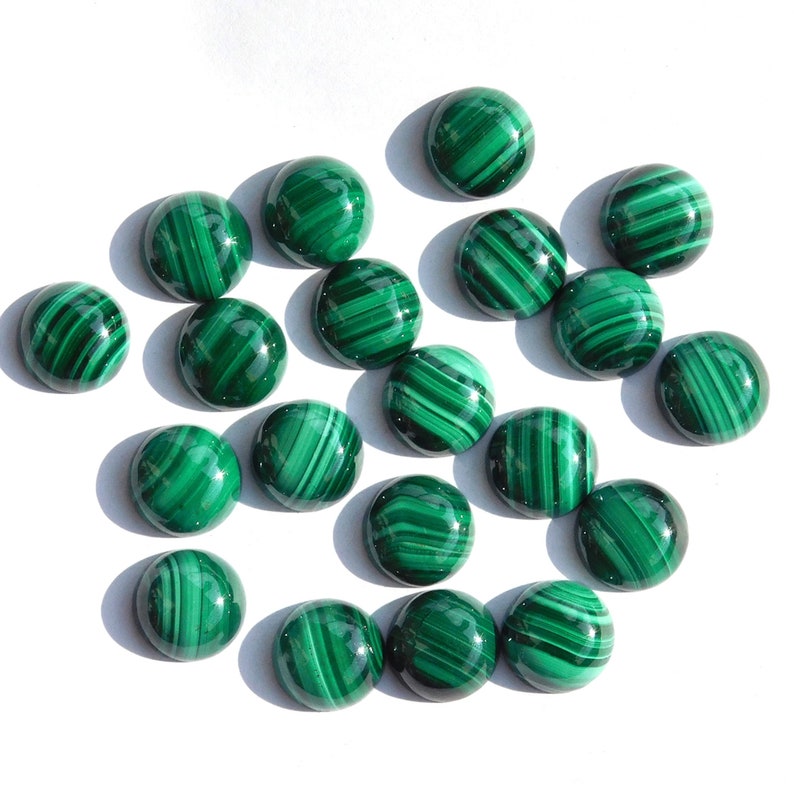 Semi precious GemstonesCabs. 10 PCs 8x8 mm Round Natural Malachite Cabochon Loose Gemstone Back Side Flat Stones