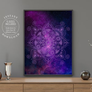 Puede incluir: Una impresión digital con un diseño de mandala blanco sobre un fondo de galaxia púrpura y azul. El texto "INSTANT DOWNLOAD 5 SIZES INCLUDED Scale down to more than 30 different sizes" está en blanco sobre un círculo.