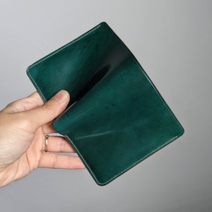 Cartera de cuero turquesa, billetera plegable vertical compacta, hecha a mano, de cordobán con concha delgada, de cuero verde azulado, cosida a mano