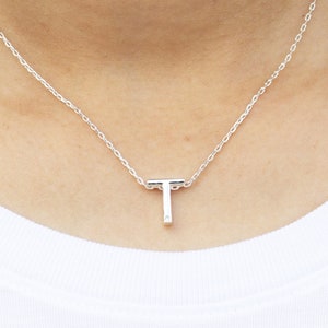 Collana e pendente con iniziale nome lettera T in oro bianco 18kt