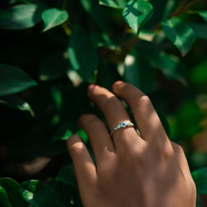 London Blue Topaz & Peridot Ring, Graduated 5 Gemstone Ring, Minimalist Stacking Silver Ring, December Agust Birthstone Ring, Gift for Her image 5