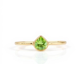 Peridot Gold Ring, 18k Gold Vermeil Ring, Dainty Stackable Ring, August Birthstone Ring, Gift For Her, Handmade Jewelry, Minimal Dainty Ring