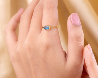 Gouden ring London Blue Topaz, 18k goud vermeil, smaragd geslepen met rand, geboortesteen december, minimale handgemaakte sieraden, cadeau voor haar