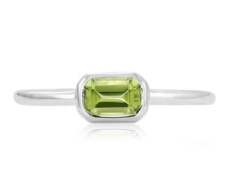 Peridot Silberring, August Birthstone Ring, Minimalist Grün Edelstein Ring, stapelbar Silberring, Weihnachtsgeschenk für sie, Octagon Edelstein