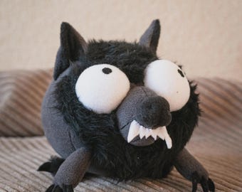 Plüsch Werwolf – Handmade Unikat Kollektion Plush-Eyes, Handarbeit Cryptid Plüsch, Plush-Eyes Collection, Einzigartiges Fabelwesen Geschenk