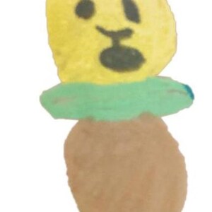 Pode incluir: Um animal de pel&uacute;cia amarelo e marrom com uma coleira verde. O animal tem uma express&atilde;o de surpresa no rosto.