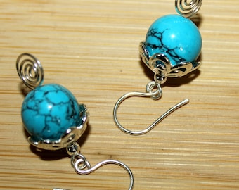 Boucles d'oreilles en filigrane d'argent sterling fabriquées artisanalement avec pierre howlite bleu turquoise ~ fabriquées aux États-Unis