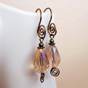 Facettierte Champaign Kristall Teardrop rustikale antike Bronze filigrane Ohrringe #981