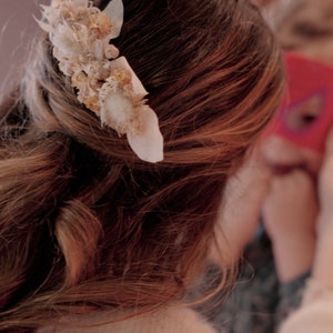 Peigne cheveux fleur séchée et stabilisée rose pastel et doré mariage bohème,champêtre, Peigne coiffure pour mariée fleur naturelle durable image 6