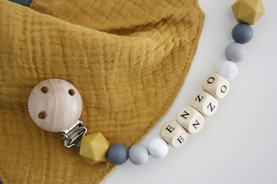 DIY parents / enfants - Faire des bijoux avec des perles lettres - Caro  Tricote