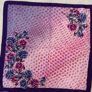 Vintage 1990s Floral Design 20&quot; Square Scarf