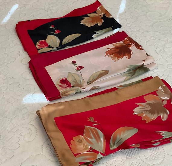 Vintage 35” square floral design scarf silk feel … - image 2