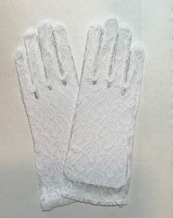 Lace gloves 100% Nylon