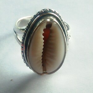 SELLING BOHO COWRIE SHELL RINGS! Sizing Posted In... - Depop - Foto 4