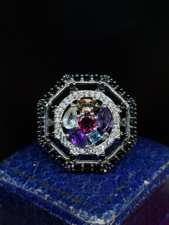 Stunning Modern Skillfully Crafted Statement Desi… - image 1