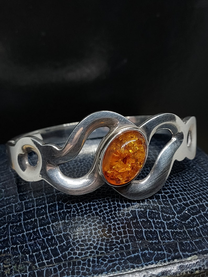 Beautiful Vintage Birmingham 1998 Import Hallmarked Heavy Weight 45