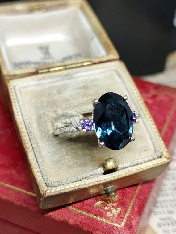 Stunning Modern Statement Design Skillfully Craft… - image 5